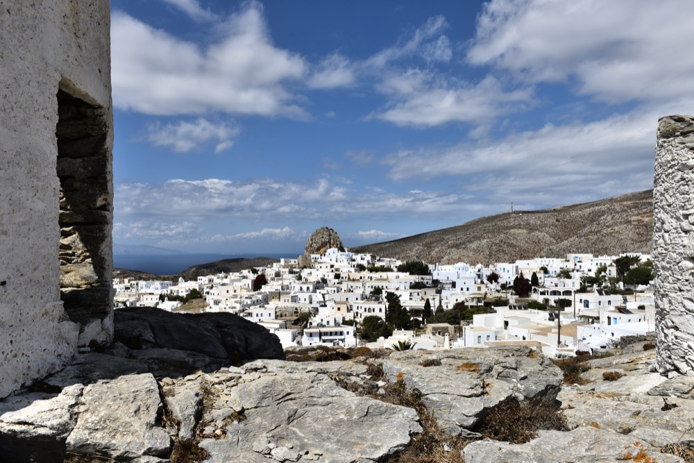 Image: http://www.bookyourweddingday.com/images/media/uploadfiles/Chora from the Wind Mills.jpg